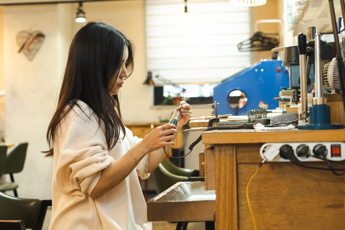 Design and string it together with jewellery making 11 Nov